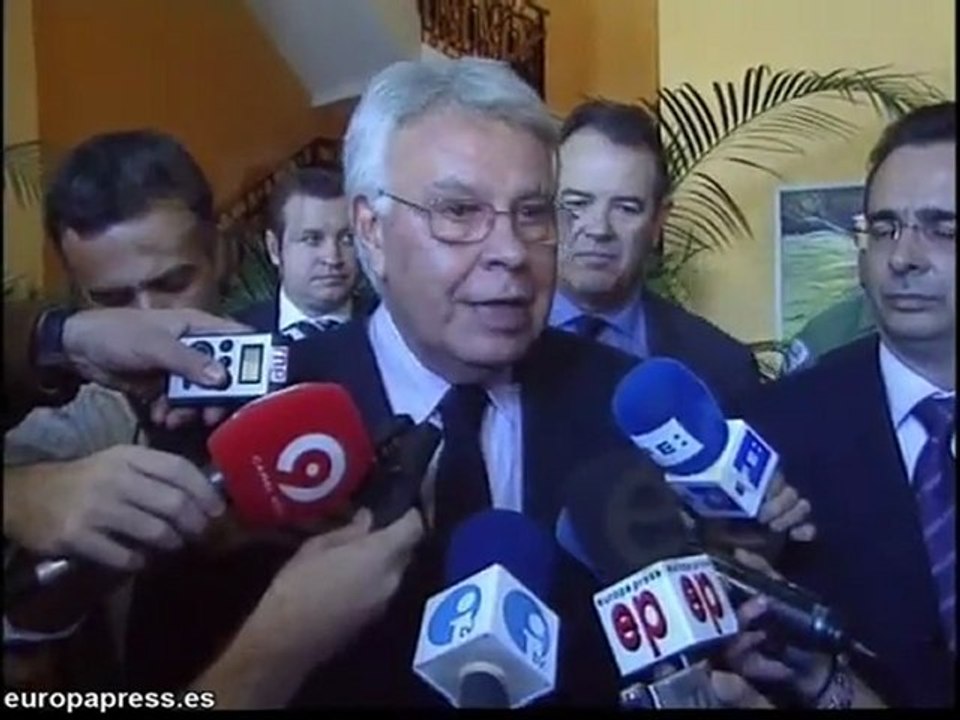 Felipe González ve correcta la remodelación del Gobierno