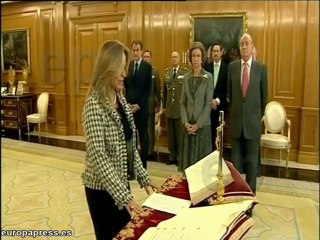 Los nuevos ministros prometen su cargo