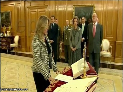 Los nuevos ministros prometen su cargo