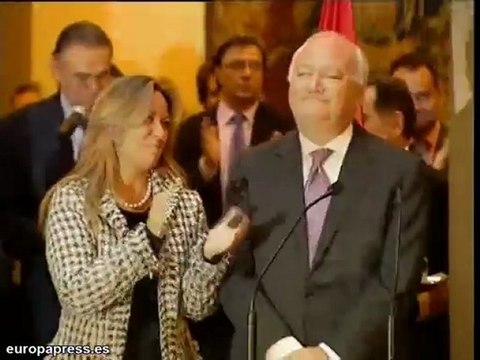 Moratinos no puede reprimir las lágrimas