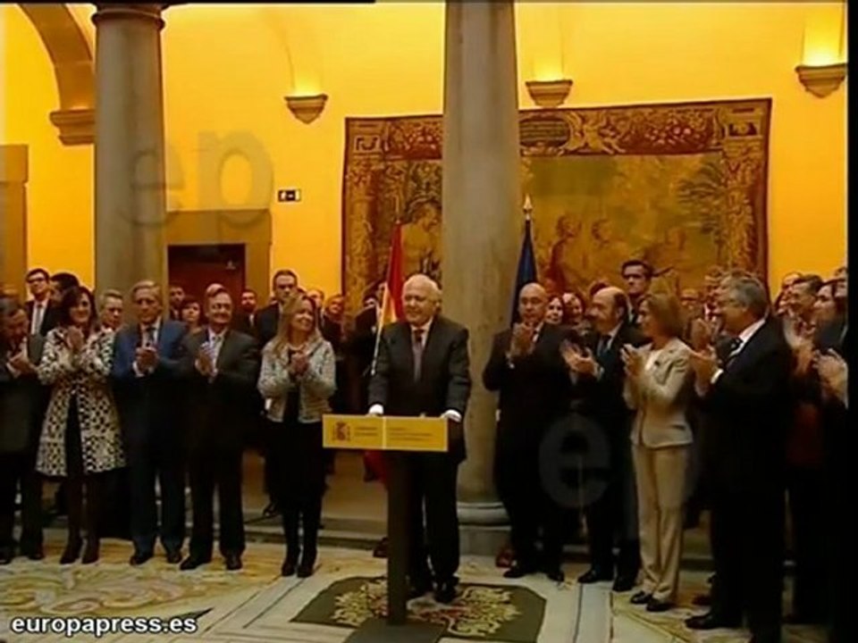 Moratinos emocionado en su despedida