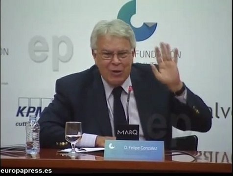 Felipe González ve correcta la remodelación del Gobierno