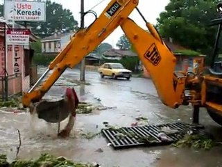 saz deresi taşdı evleri su bastı