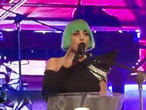 Lady Gaga a clôturé la manifestation par un discours engagé sur le droit à l'égalité pour tous en matière de choix amoureux devant une centaine de milliers de personnes