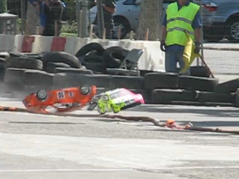 Renault Mégane Trophy 2011 Radio Commandée 1:5 crash test