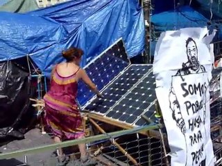 Los "indignados" dejan la Puerta del Sol pero seguirán luchando