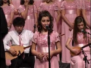 Zeynep Akın - Girdim Yarin Bahçesine