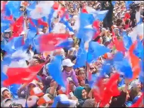 AK Parti yüzde 50 ile birinci parti oldu Başbakanın Meşhur Balkon Konuşması - 2