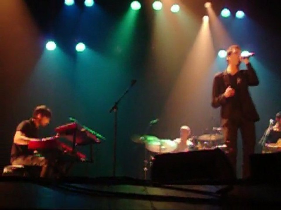 Alex BEAUPAIN en Concert à MONTAUBAN  Théâtre Olympe de Gouges le 2 Juin 2011