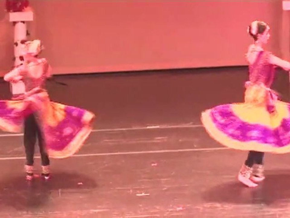 TARANA KATHAK DANCE ACADEMY: MERE DOLNA