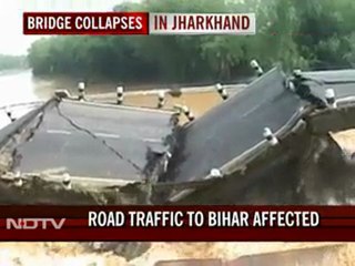 Bridge collapses in Jharkhand, traffic hit