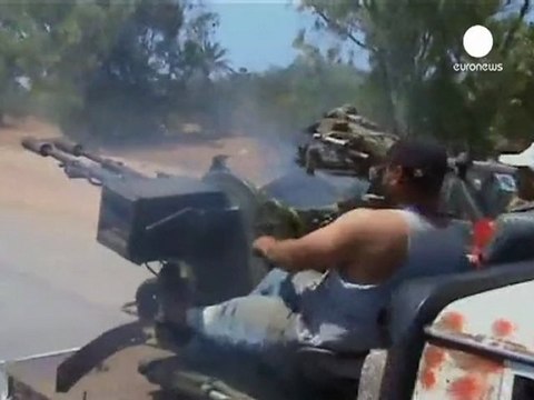 Libia: Gheddafi nega lo scacco. Offensiva a Zawiya