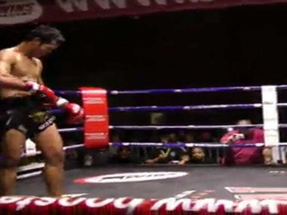 Sen Bunthen vs Yassin Addad, réalisé par Malay Phcar