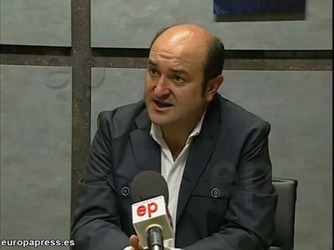 Ortuzar pide a López que se mueva por la paz