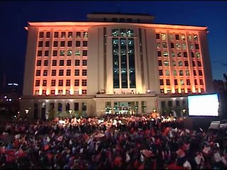 BAŞBAKAN BALKON KONUSMASI