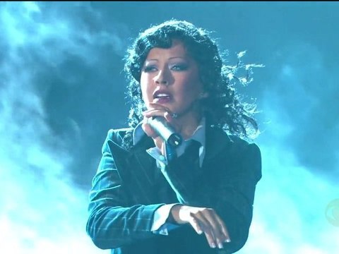 Christina Aguilera - Beautiful (Live at 46th Grammy) (HD) (best vocal performance)