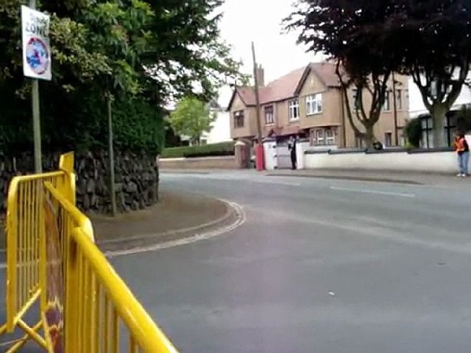 TT 2011 superbike  bray hill
