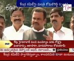 Komatireddy Venkat Reddy talking to media