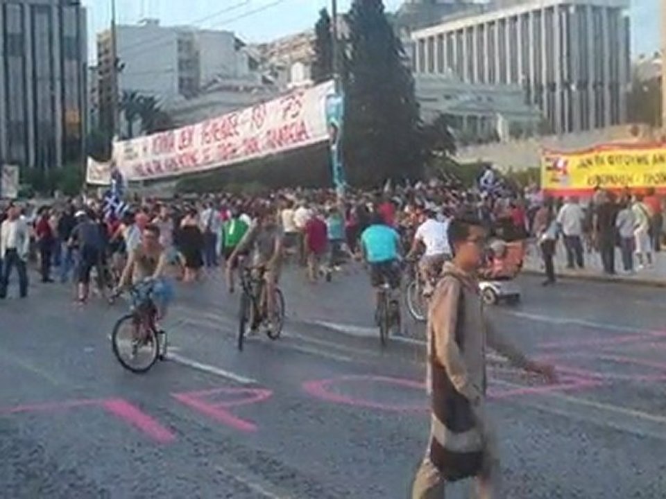 Aγανακτισμένοι στο σύνταγμα 20η μέρα 1