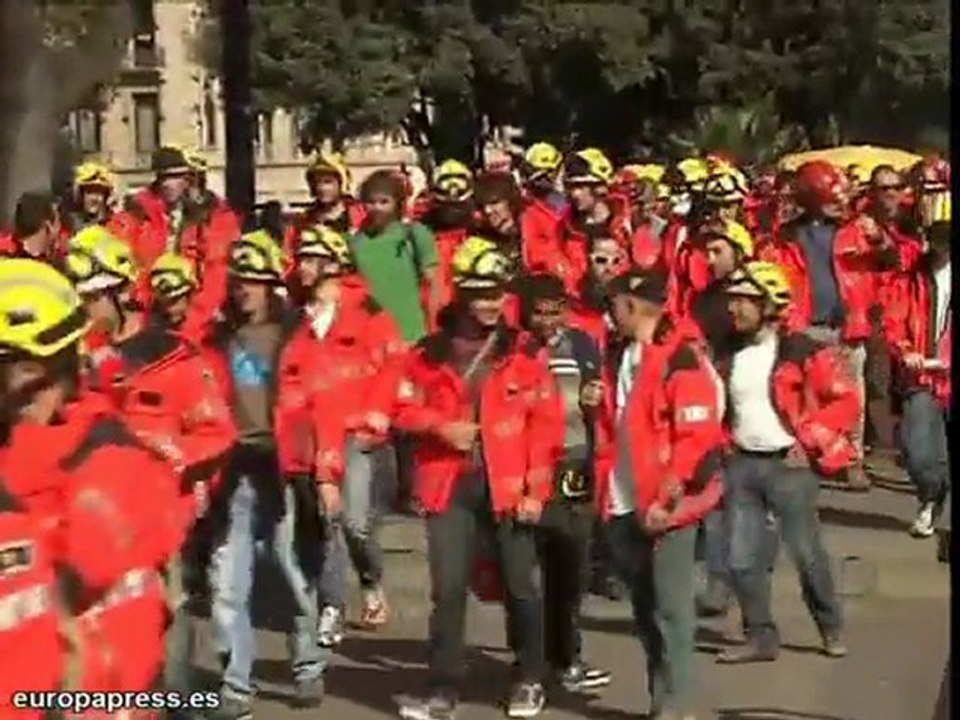 300 bomberos se manifiestan contra  Interior