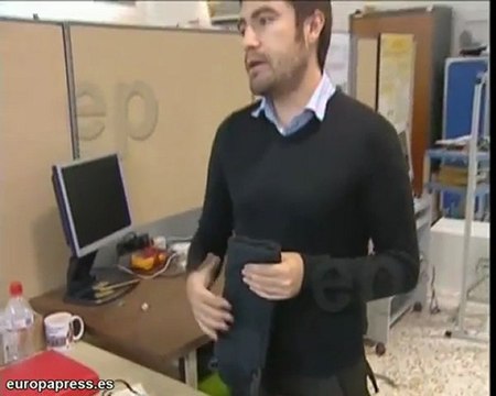 Casco reduce temblores neurológicos