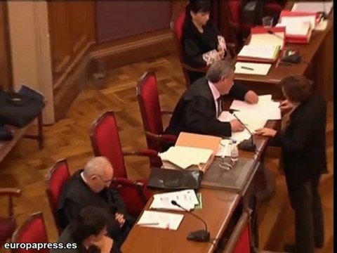 Juzgan a una mujer por asesinar a ex marido