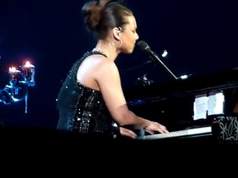 Alicia Keys "If I Ain't Got You" @ Palais des Congrès (Paris)