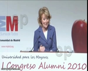 A Aguirre le choca que Zapatero no acuda a Santiago