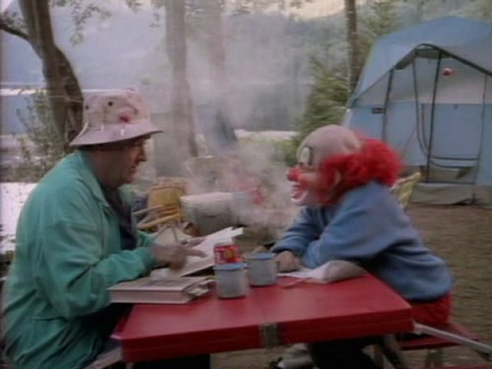 21 Jump Street 2 Сезон, 1 серия - In The Custody Of A Clown