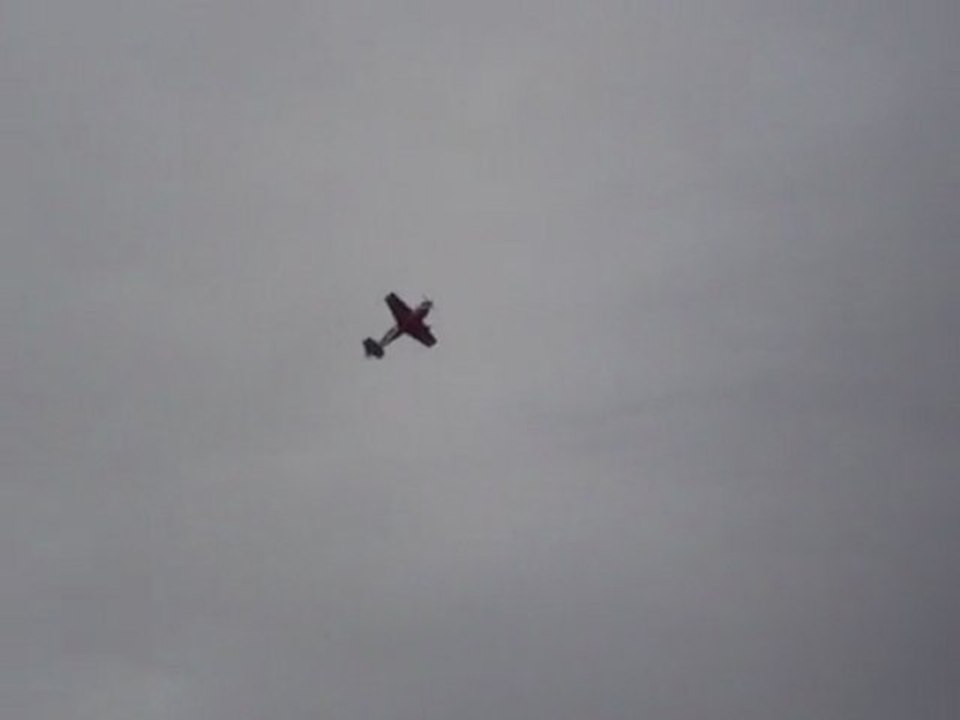 Voltige en Extra 330. La ferté-alias 2011