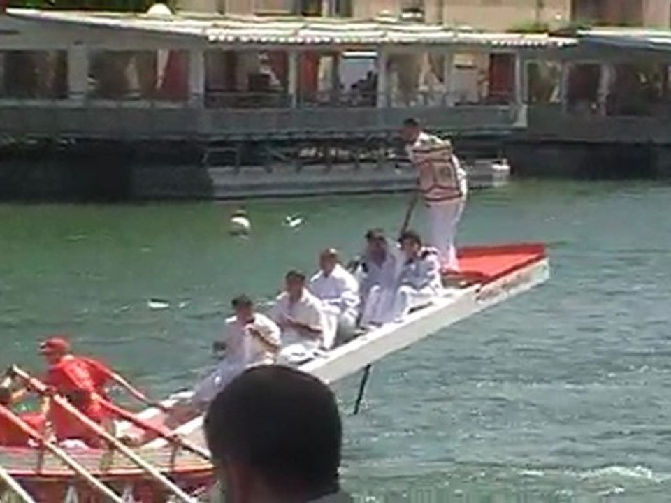 Joutes Languedocienne Arnaud PELLIET vs Jonathan SALUSTIANO P.A 2011 1Homme 1 Passe