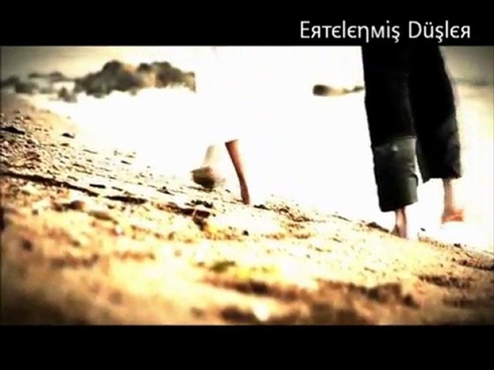 AHU OZTURK  YOLDAS SENIN BIR GULUSUN BIR DOSTUN YARASINI