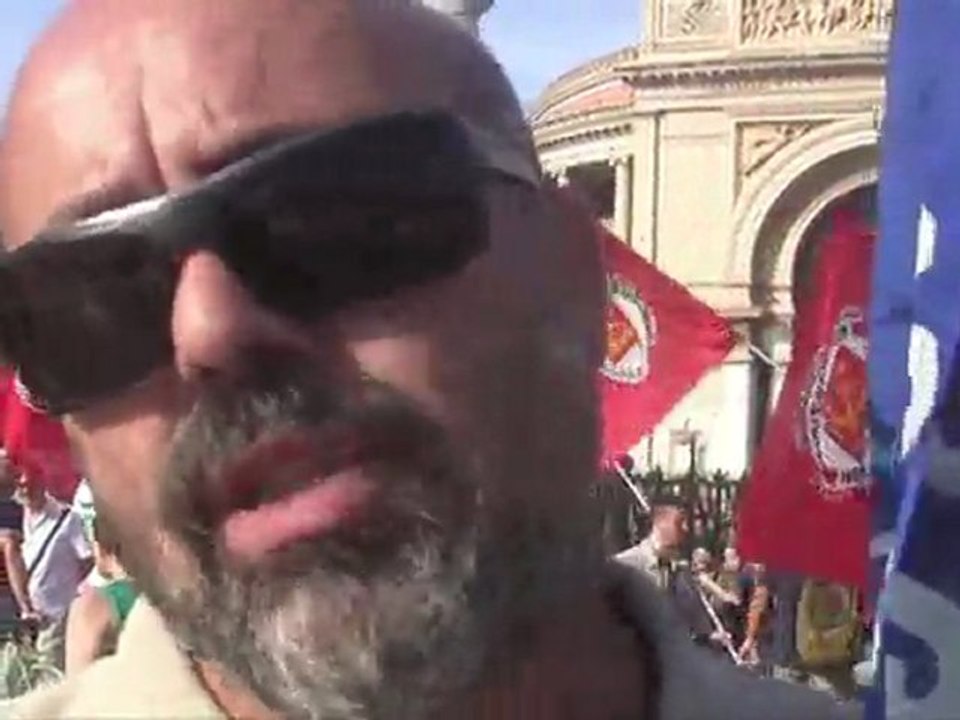 Italianos comemoram referendo