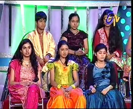 Jhummandi Nadam with Cute Singers - Part 04