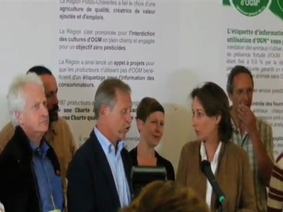 Ségolène Royal défend José Bové et les faucheurs d'OGM