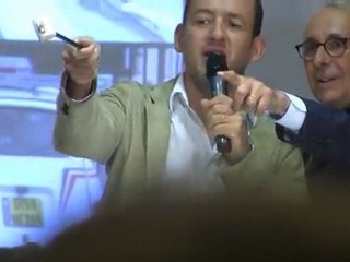 Paris By Night / Dany Boon, commissaire priseur... Pour la bonne cause !