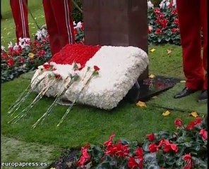 Ofrenda floral en Bilbao por las víctimas