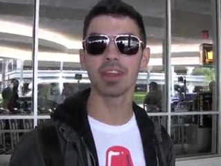 Les Jonas Brothers ne se séparent pas selon Joe Jonas