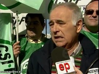 Miembros del CSI-F se manifiestan