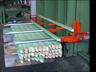 Timme Stapelautomaten GmbH - Stapelmaschine hinter DePauw-Säge