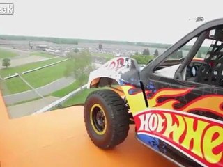 Record del mundo en salto con coche