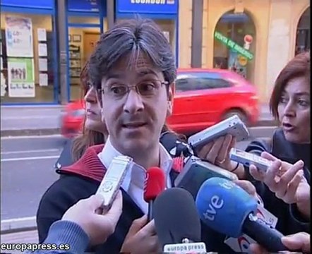 Arana pide abrir diligencias contra Felipe González