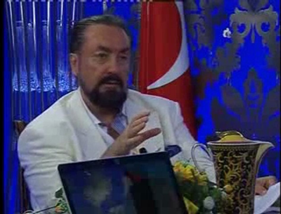 Rahmetli Erbakan hocamız Harun Yahya kitaplarını herkese tavsiye ederdi