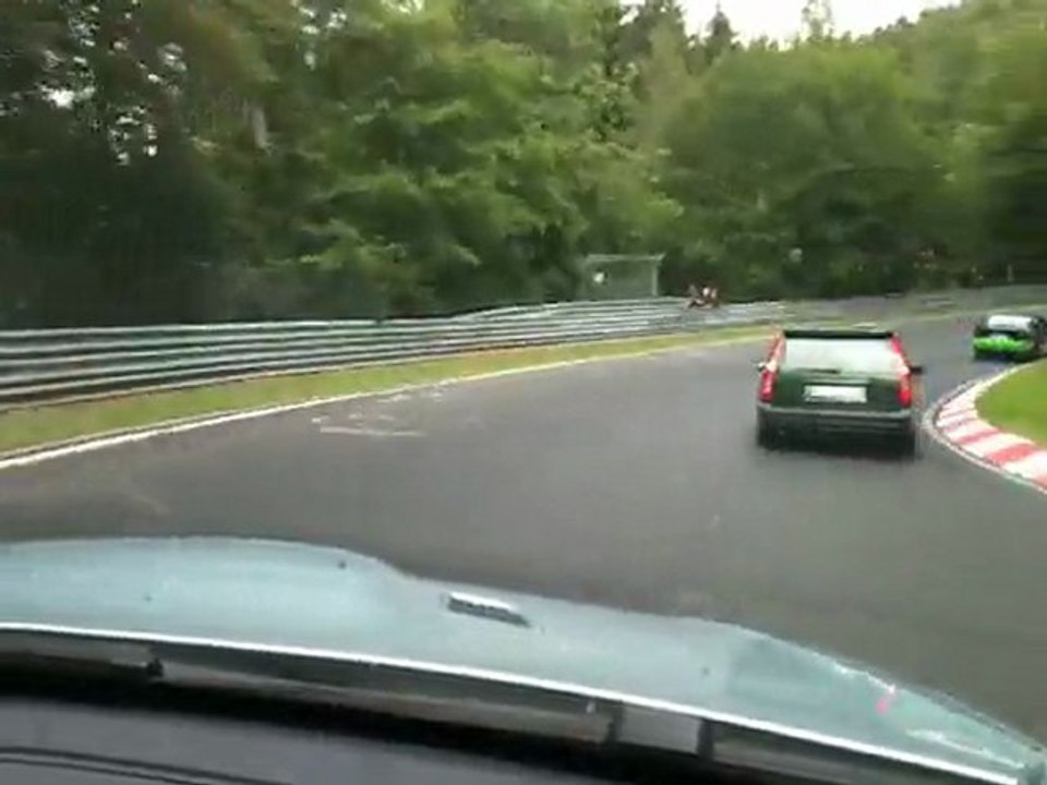 Nürburg-Ring > Bibine ///M3 e90 affutée + Moi en passager 1er tour