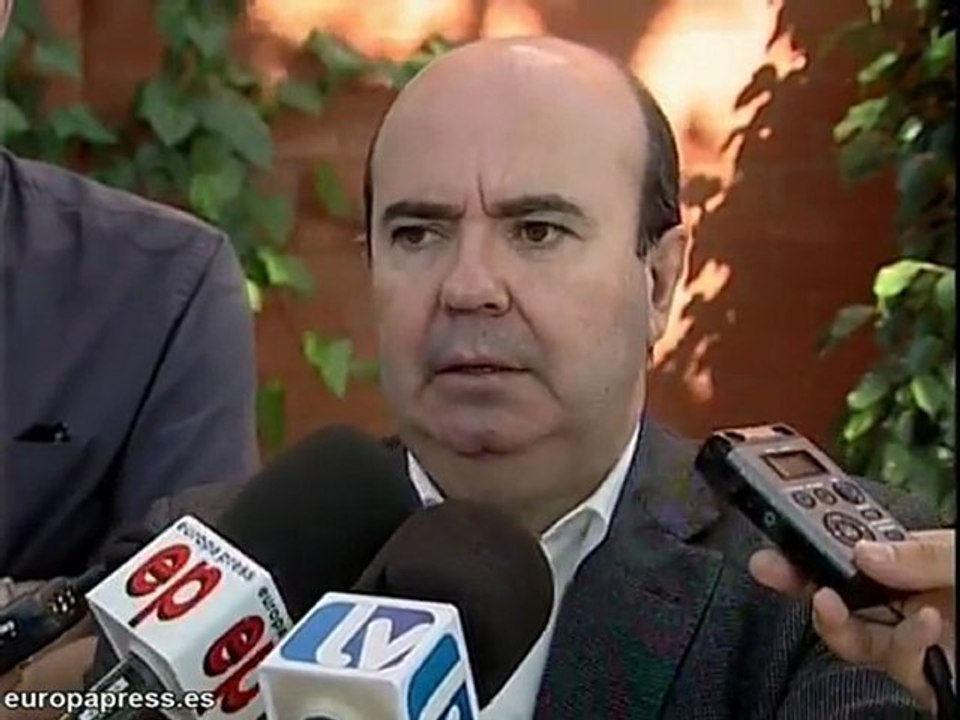 Zarrias pide a Rajoy que calle a sus portavoces