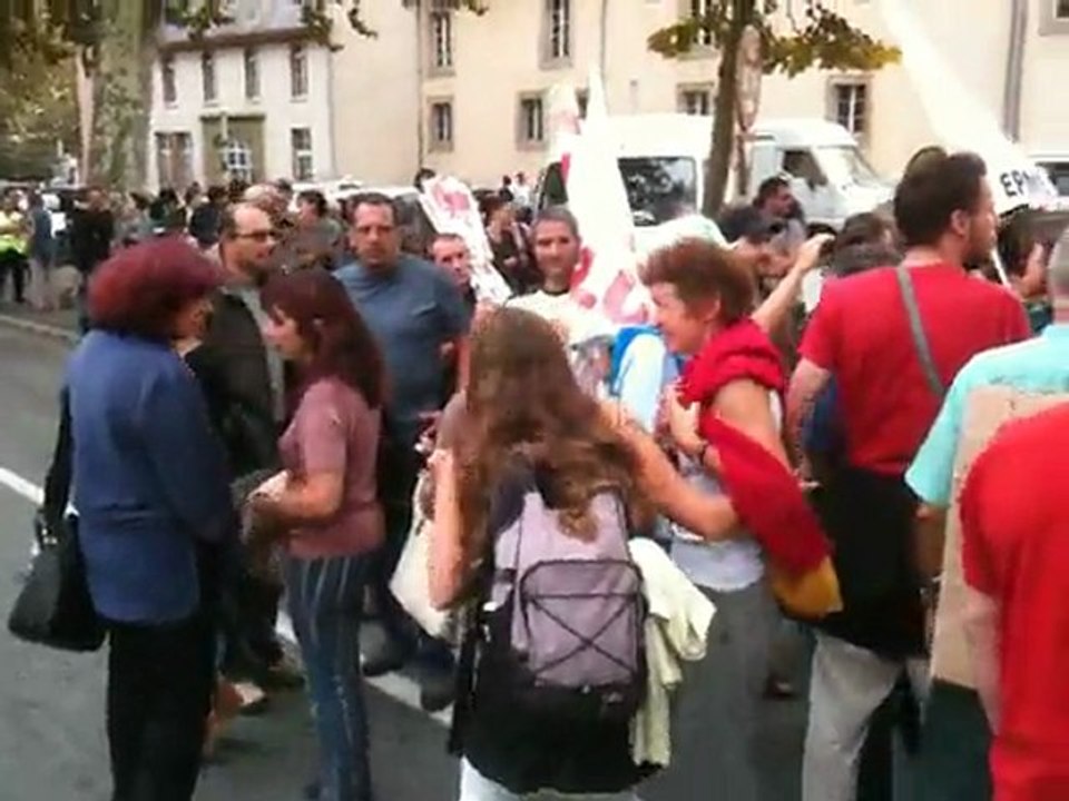 Grève générale du 23 septembre 2010 Foix 09 "Un camion pousse les manifestants..."