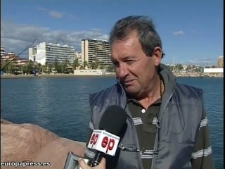 Prohíben el 'botellón' en la playa de la Pobla