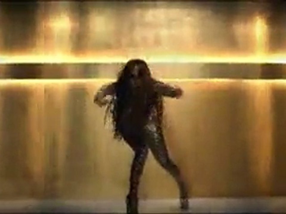 Jennifer Lopez  "sur le sol"