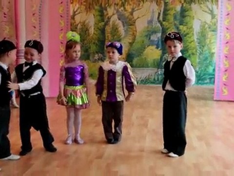 АНО ДОУ СОЛНЫШКО - Спектакль Дюймовочка - Песенка весёлых жуков