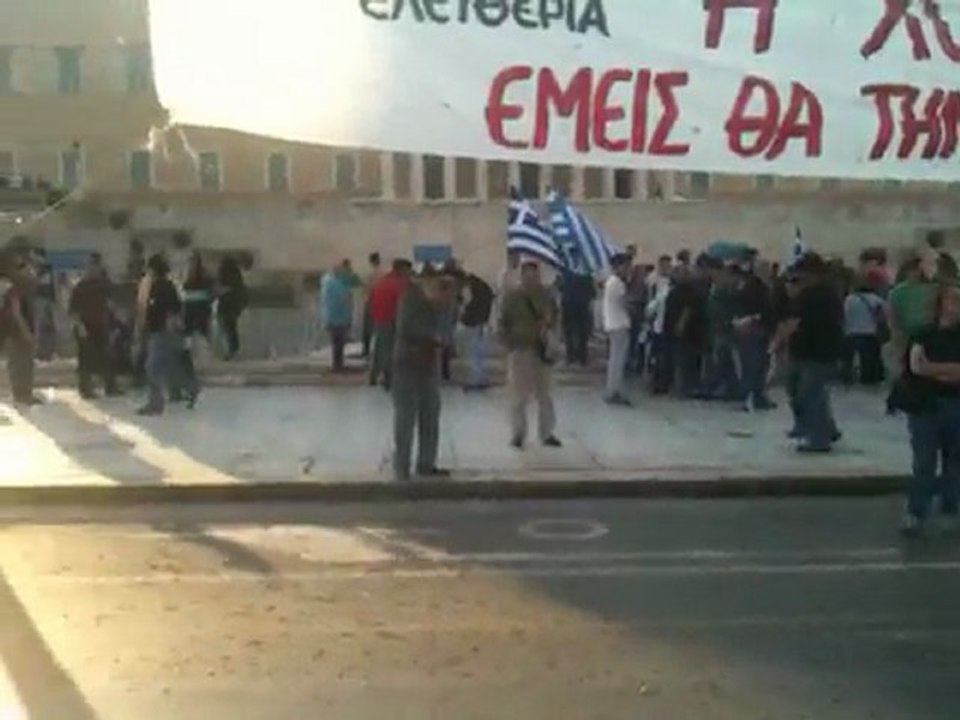 Αγανακτισμένοι στη Βουλή